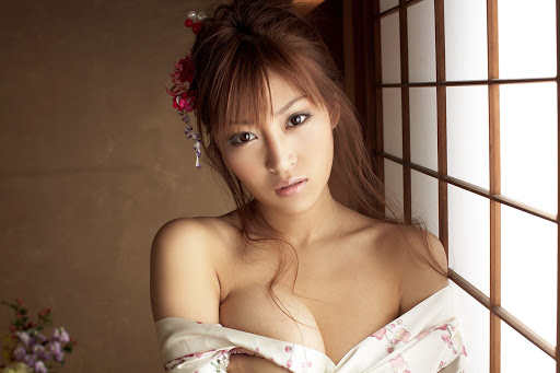Asuka Kirara Để lộ vú